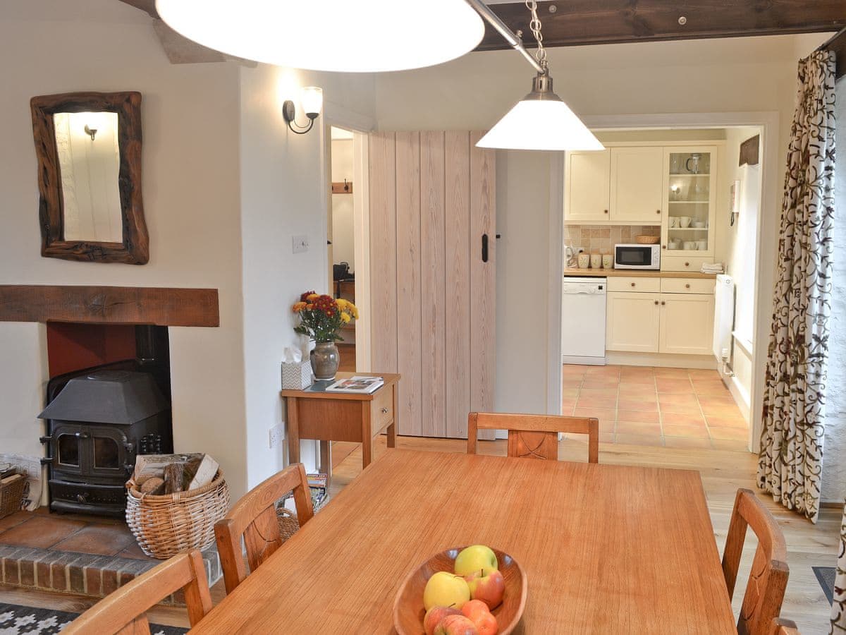 Brook Cottage Ref Emo In Coxbridge Near Glastonbury Somerset