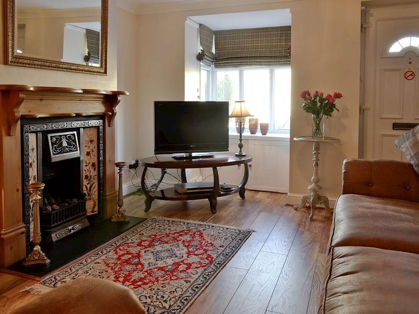 Living room/dining room | Dolls Cottage, Bourton-on-the-Water