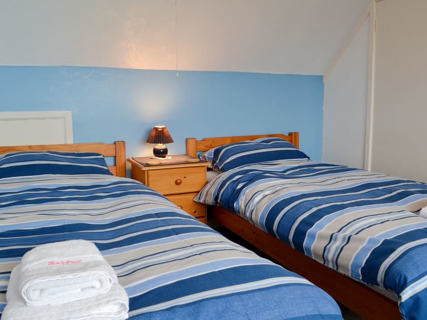 Cosy twin bedroom | Salfur, Rhiw, near Pwllheli