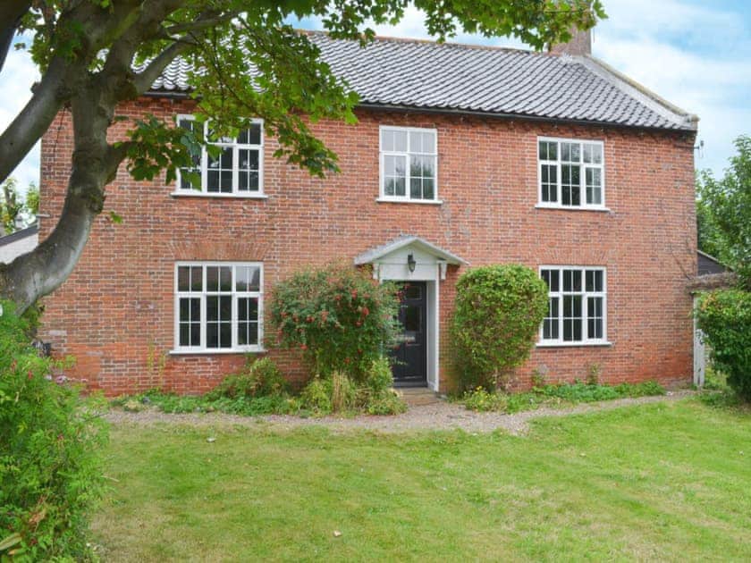 Charming, detached holiday home dating back to 1650, a 17th century former coastguard officer’s house | The Officers House, Bacton-on-Sea, Norwich