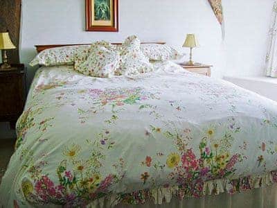 Double bedroom | Oddwell Cottage, Brompton Ralph, nr. Wiveliscombe