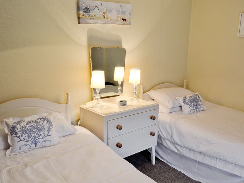 Twin bedroom | Nan-Tis, St Issey, nr. Padstow
