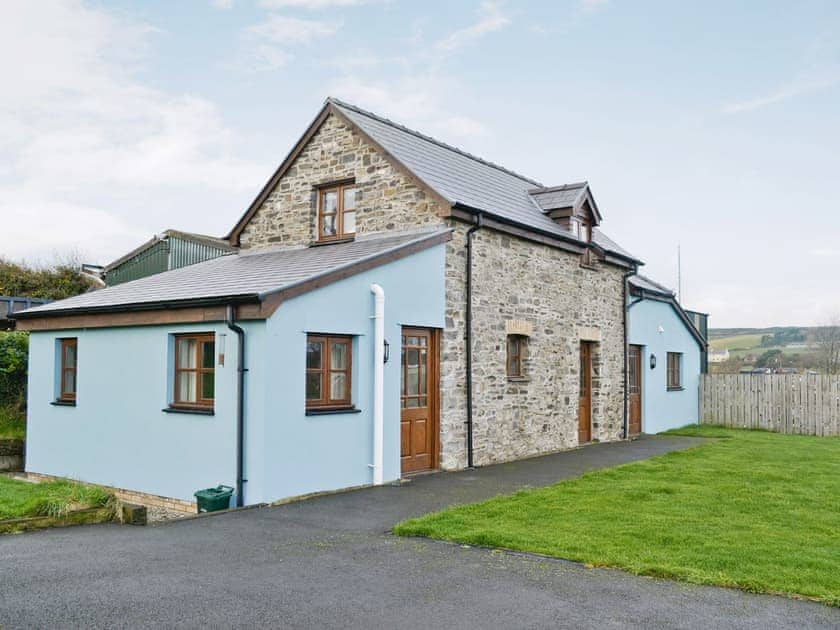 Exterior | Bryncrwn Cottage, Llanfarian, Aberystwyth