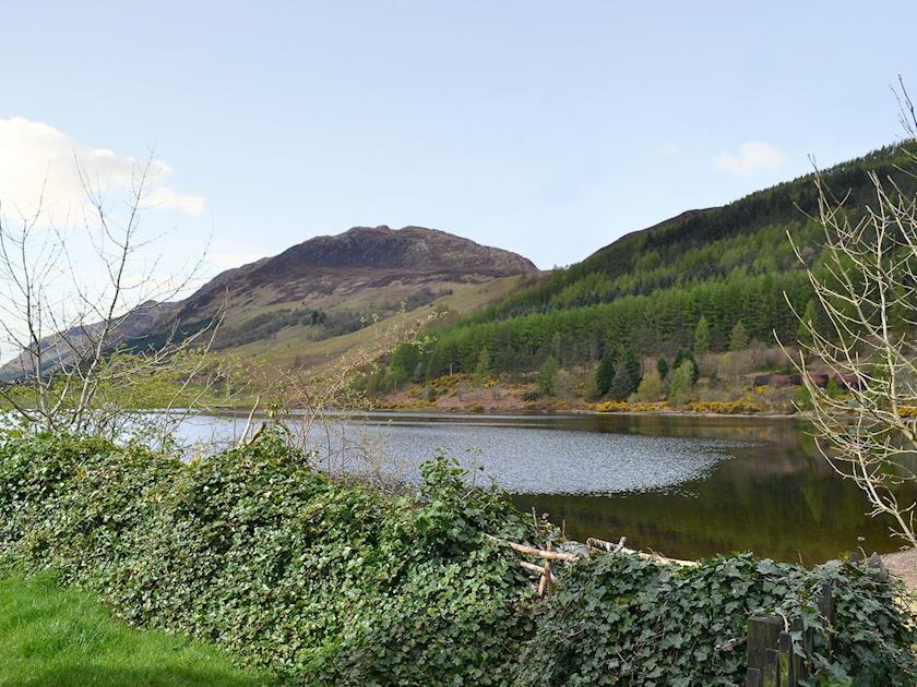 Breathtaking Highland scenery right on your doorstep | Ivy Cottage, Laggan Locks, Loch Lochy
