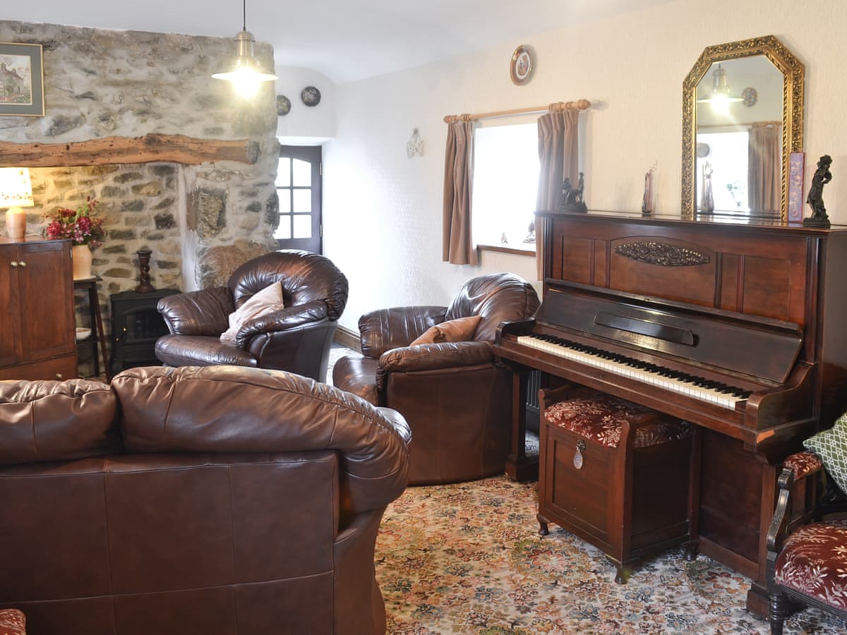 Cae Bach Cottage Ref W8017 In Dinas Lleyn Peninsula Gwynedd