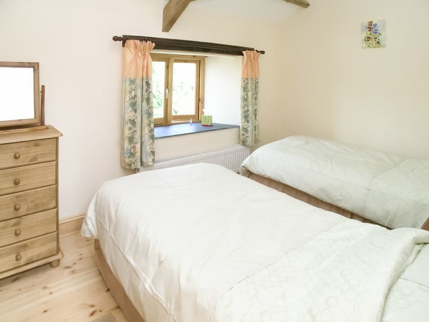 Twin bedroom | Pear Tree Cottage, St Mellion, Saltash
