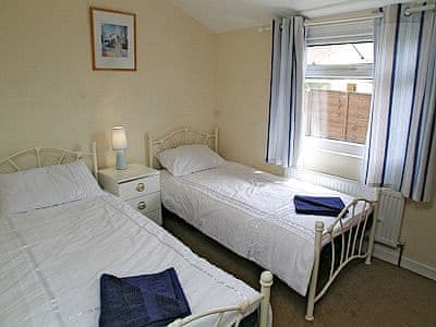 Twin bedroom | Brecklands, Scratby, Great Yarmouth