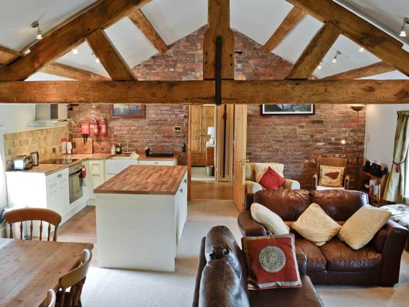 Open plan living/dining room/kitchen | The Old Stables, Alvanley, Chester