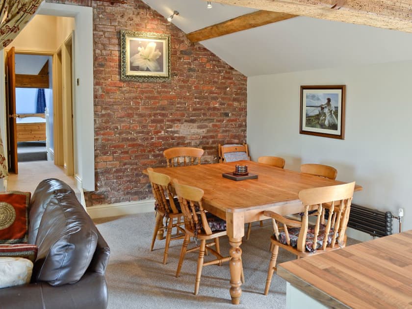 Open plan living/dining room/kitchen | The Old Stables, Alvanley, Chester
