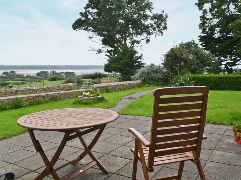 Sitting-out-area | Gallt-y-Balch, Bodorgan, Anglesey