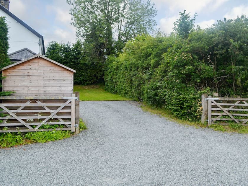 Gated driveway with ample parking | Bevan House, Hundred House, near Builth Wells