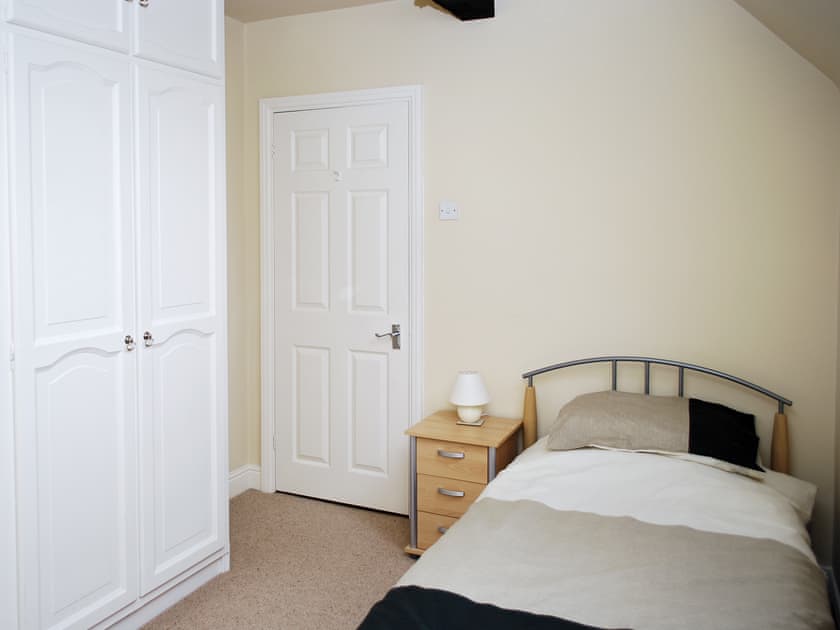 Twin bedroom | The Old School House, Tideswell