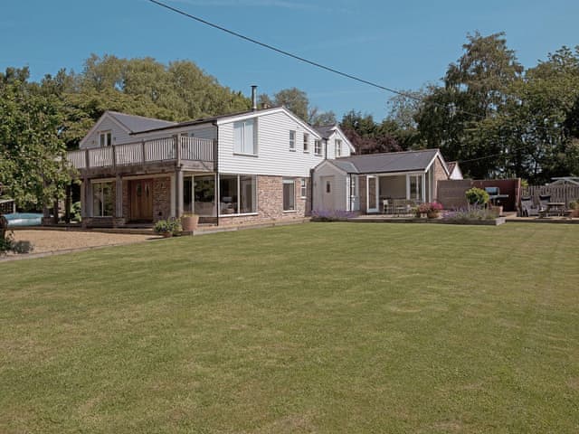 Lock Cottage Ref Czl In Aylsham Norfolk Cottages Com