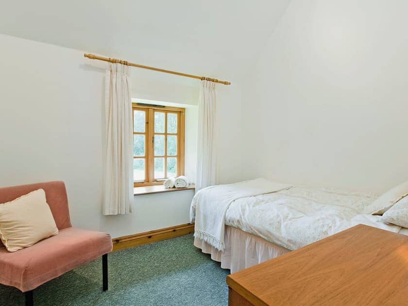Well presented single bedroom | Thatch Cottage, Rosudgeon, near Marazion