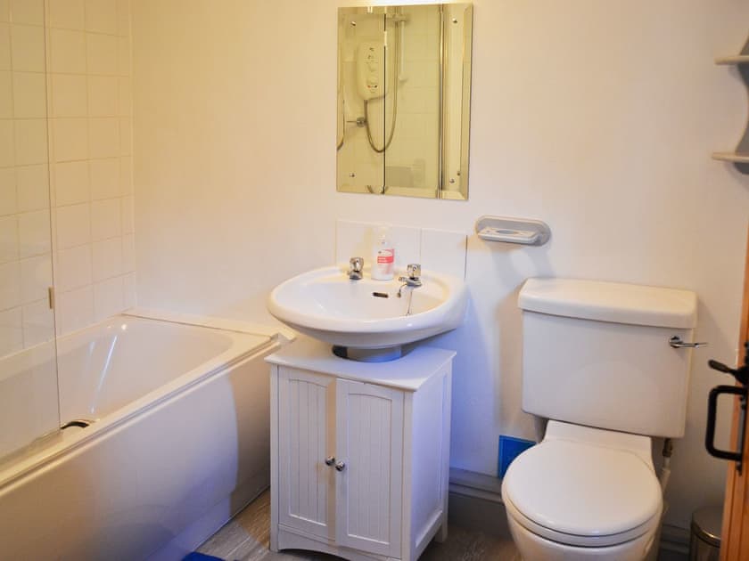 Bathroom | Thatch Cottage, Rosudgeon, nr. Marazion
