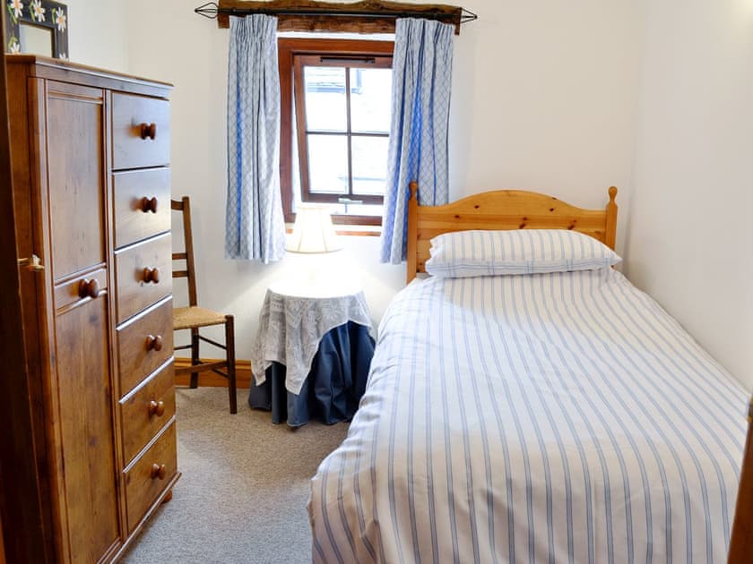 Barton Hall Farm Mill Moor Cottage in Pooley Bridge, Cumbria Book