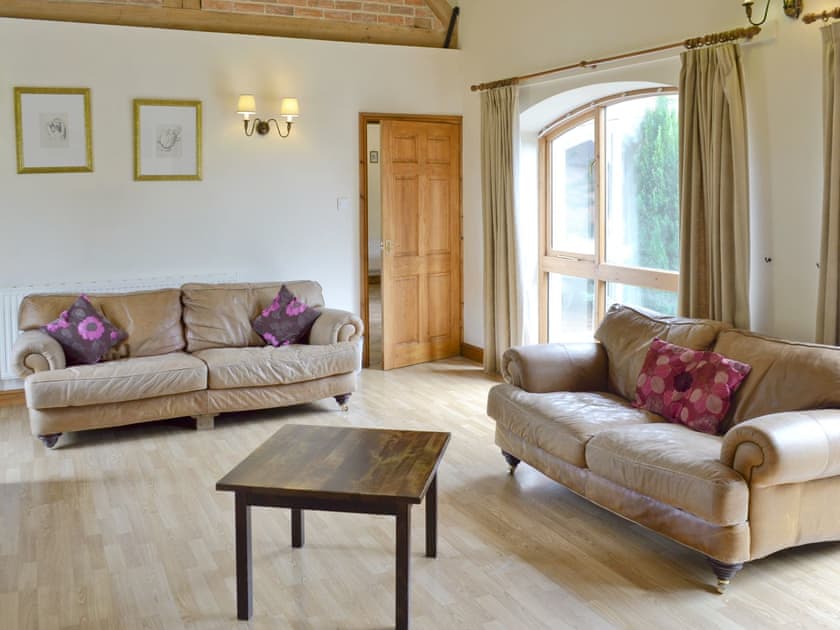 Light and airy lounge | The Coach House, Somersal Herbert, near Ashbourne
