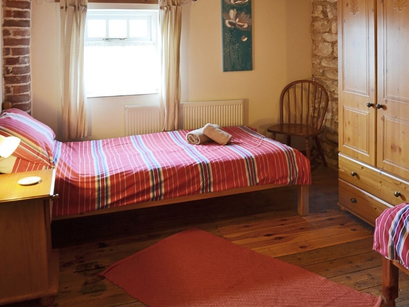 Twin bedroom | Beacon Farm - Peregrine Cottage, Flamborough