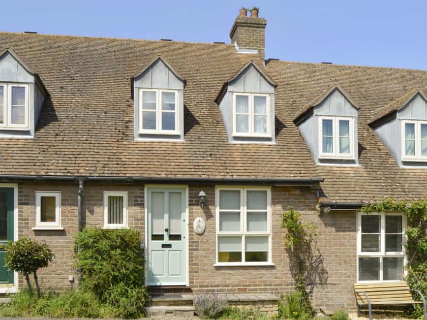Attractive holiday home | Toad Hall, Island Harbour, near Newport
