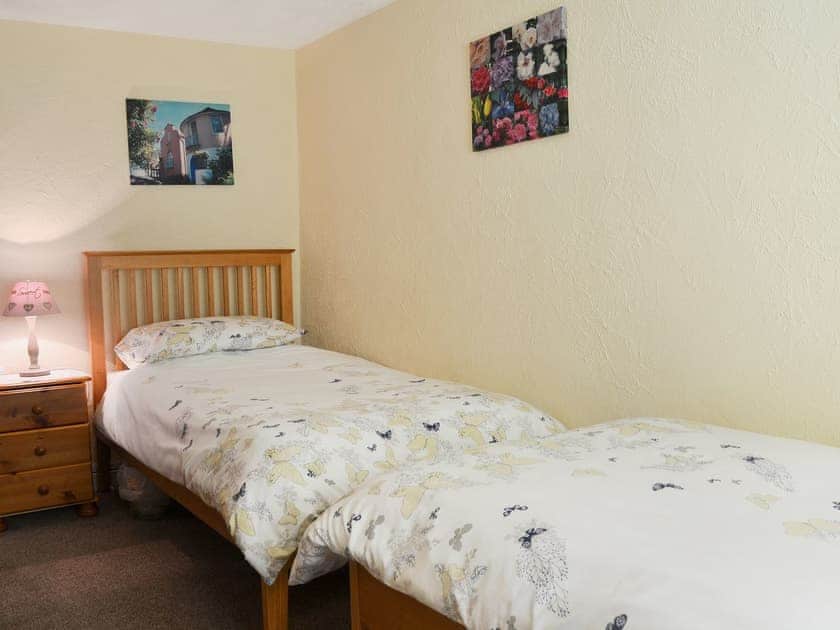 Twin bedroom | Fron Erch Cottages, Abererch, nr. Pwllheli