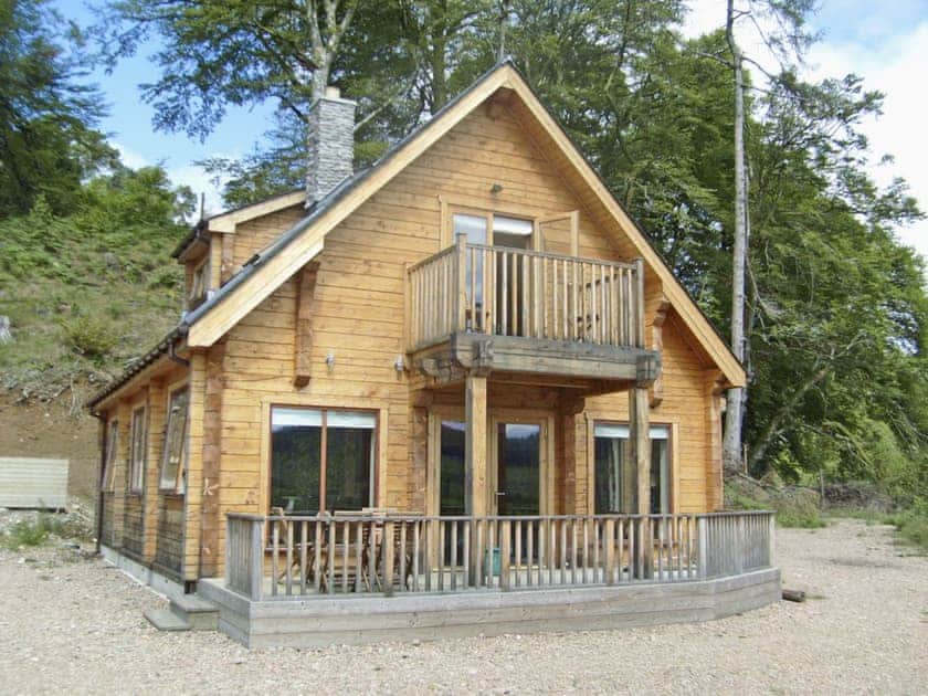 Beautiful detached holiday home in a stunning setting | Gairlochy Bay, Gairlochy, near Fort William