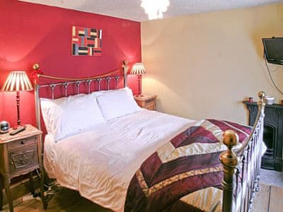 Double bedroom | Rustic Cottage, Bowness-on-Windermere