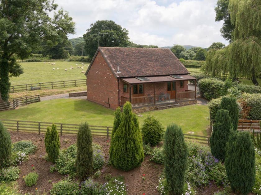 Characterful cottage in lawned garden | Parkers Lodge - Netherley Hall Cottages, Mathon, near Malvern