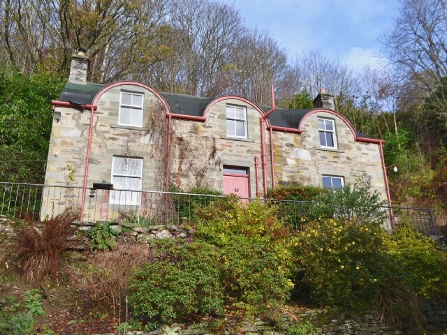 Garden Cottage Ref 25807 In Aberfeldy Near Edinburgh