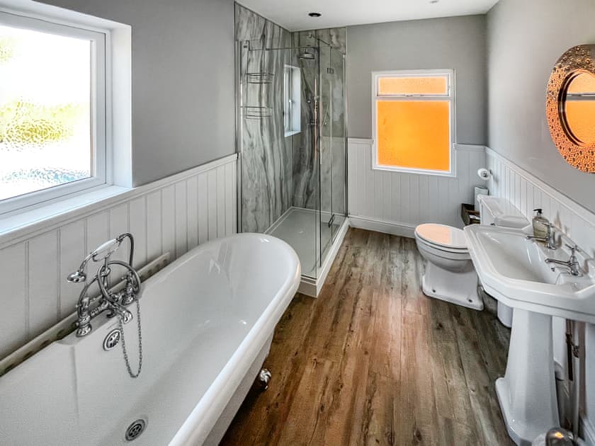 Bathroom | Ron’s House, Broadstairs