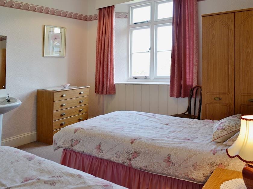 Twin bedroom | Court Place, Porlock