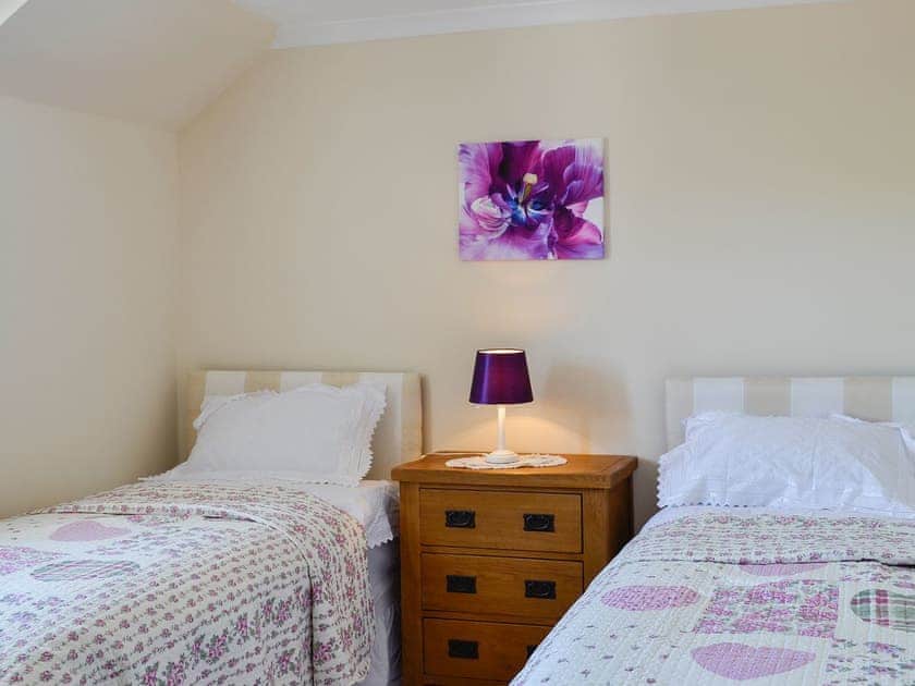 Comfortable and warm twin bedded room | Riverside, Newton Stewart