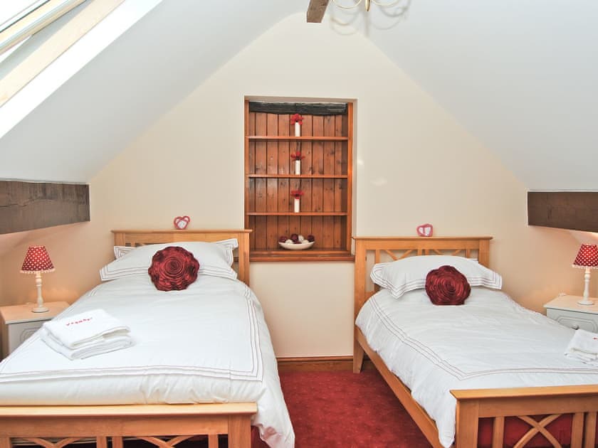 Twin bedroom |  Beudy Hen and Ysgubor - Ysgubor, Harlech