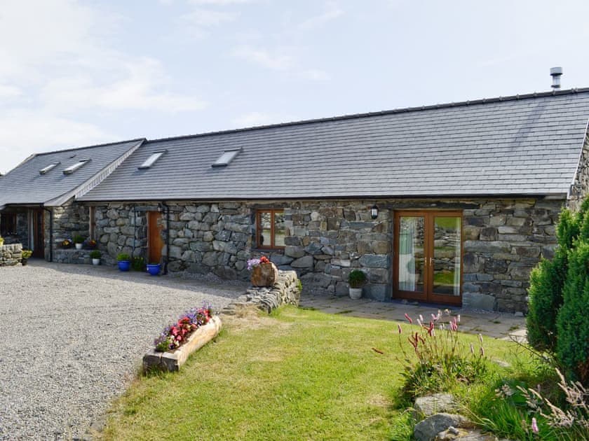 Exterior |  Beudy Hen and Ysgubor - Ysgubor, Harlech