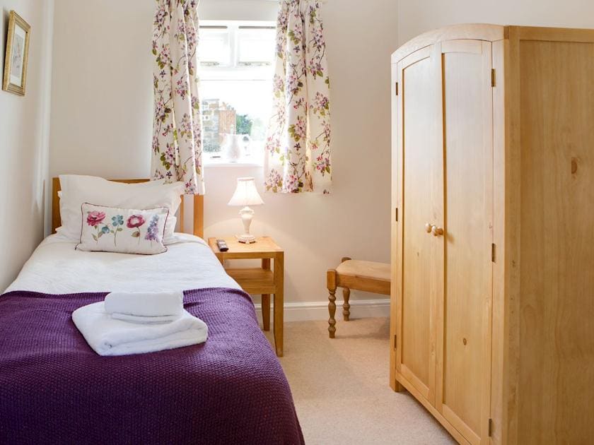 Single bedroom | Scalby Lodge Farm - Springthorpe Cottage - Scalby Lodge, Scalby, Scarborough