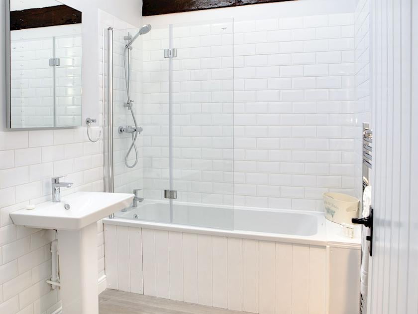 Bathroom | Scalby Lodge Farm - Springthorpe Cottage, Scalby, Scarborough