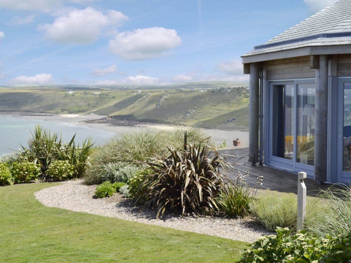 Shark Fin Holiday Cottages In Sennen