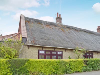 Castaway Ref 25844 In Winterton On Sea Norfolk Cottages Com