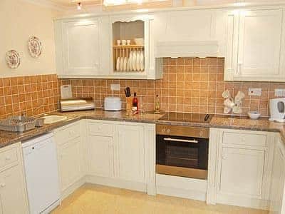 Kitchen | Pencrennow Farm Cottages - Swallow Cottage, Perranporth