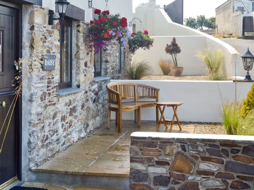 Sitting-out-area | Pencrennow Farm Cottages - Daisy Cottage, Perranporth