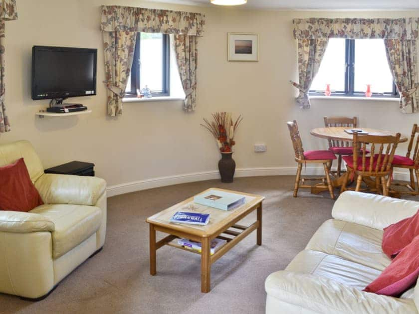 Living room/dining room | Pencrennow Farm Cottages - The Roundhouse, Perranporth