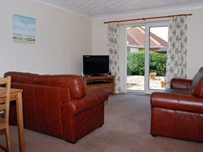 Living room/dining room | Sea Breeze Bungalow, Sandilands, nr. Sutton-on-Sea