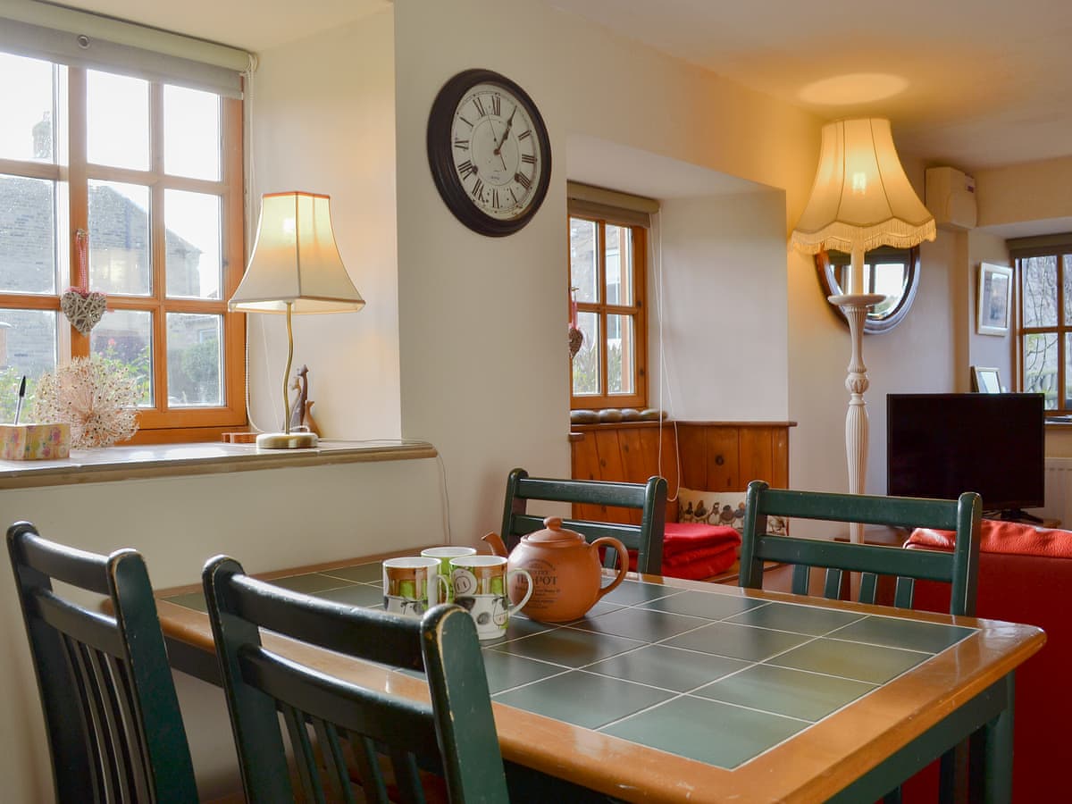 Cruck Cottage Sinnington ( Ref DC4549 ) North Yorkshire