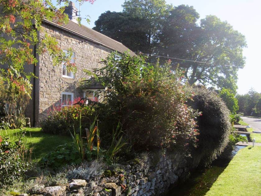 Lovely traditional country cottage | Beckside, Bellerby, near Leyburn