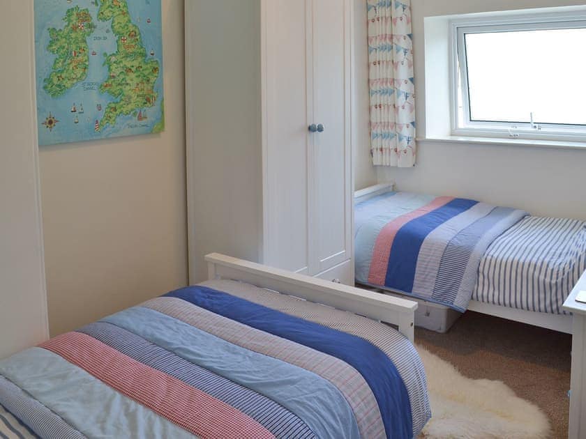 Comfortable twin bedded room | Lavender Cottage, Buckfastleigh