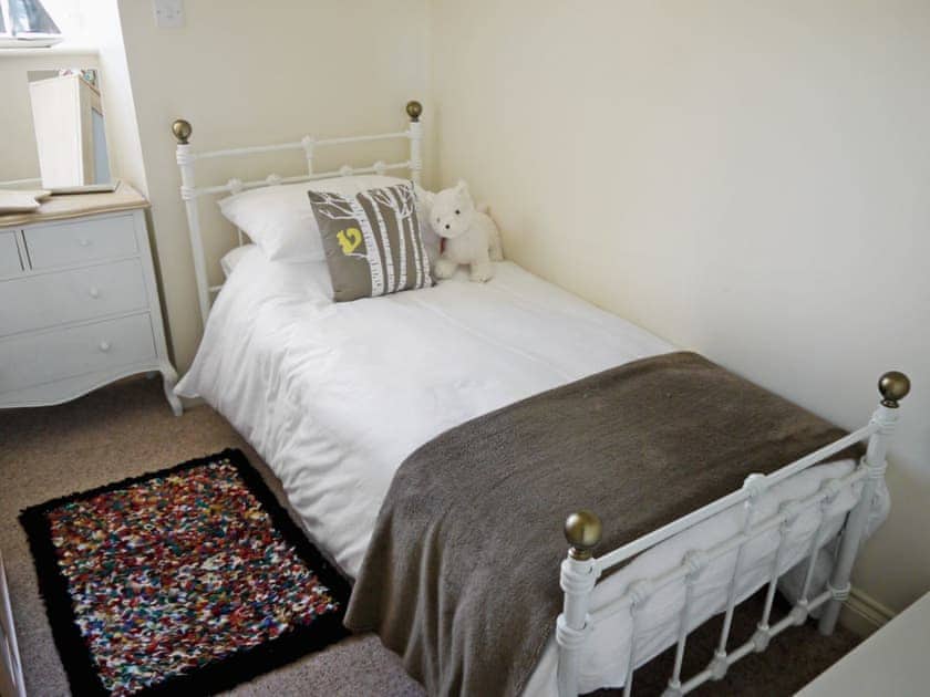 Single bedroom | Waterside, Warkworth