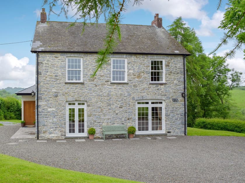 Wonderful holiday home | Tan Y Castell, Llanmill, near Narberth