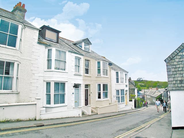 Sandpipers Ref 19925 In Padstow Cornwall Cottages Com