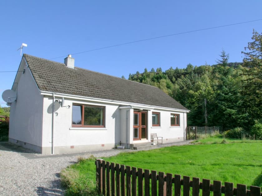 Cosy detached holiday cottage | Driftwood, Inverfarigaig, near Inverness