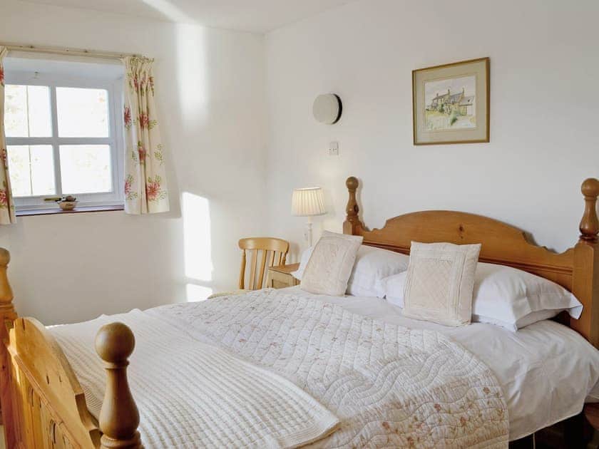 Double bedroom | Low Mill Cottage, Grassington