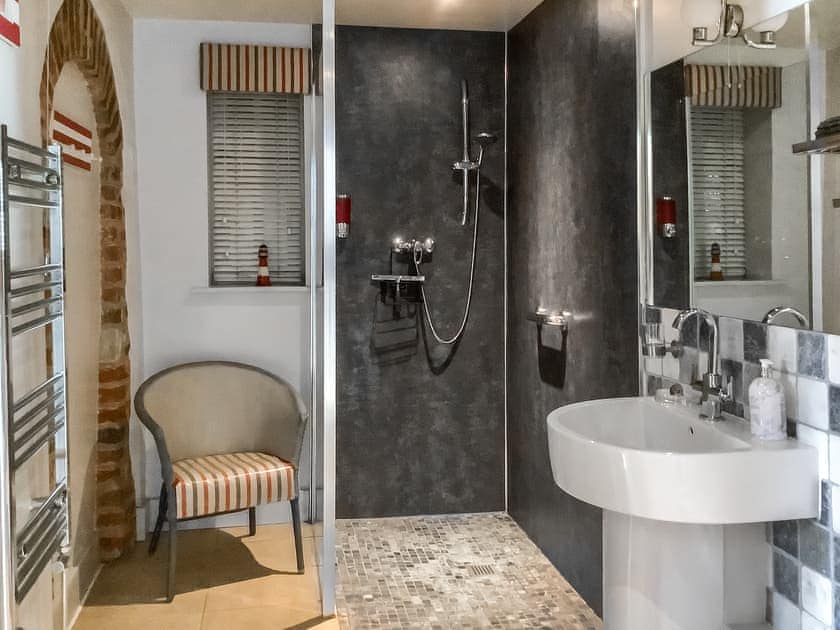 Spacious shower room | Rusty’s Cottage - Wisteria and Rusty’s Cottages, Buttercrambe, near York